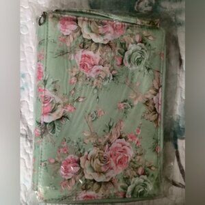 Art case, NWOT, 252 slots, mint green with pink floral pattern